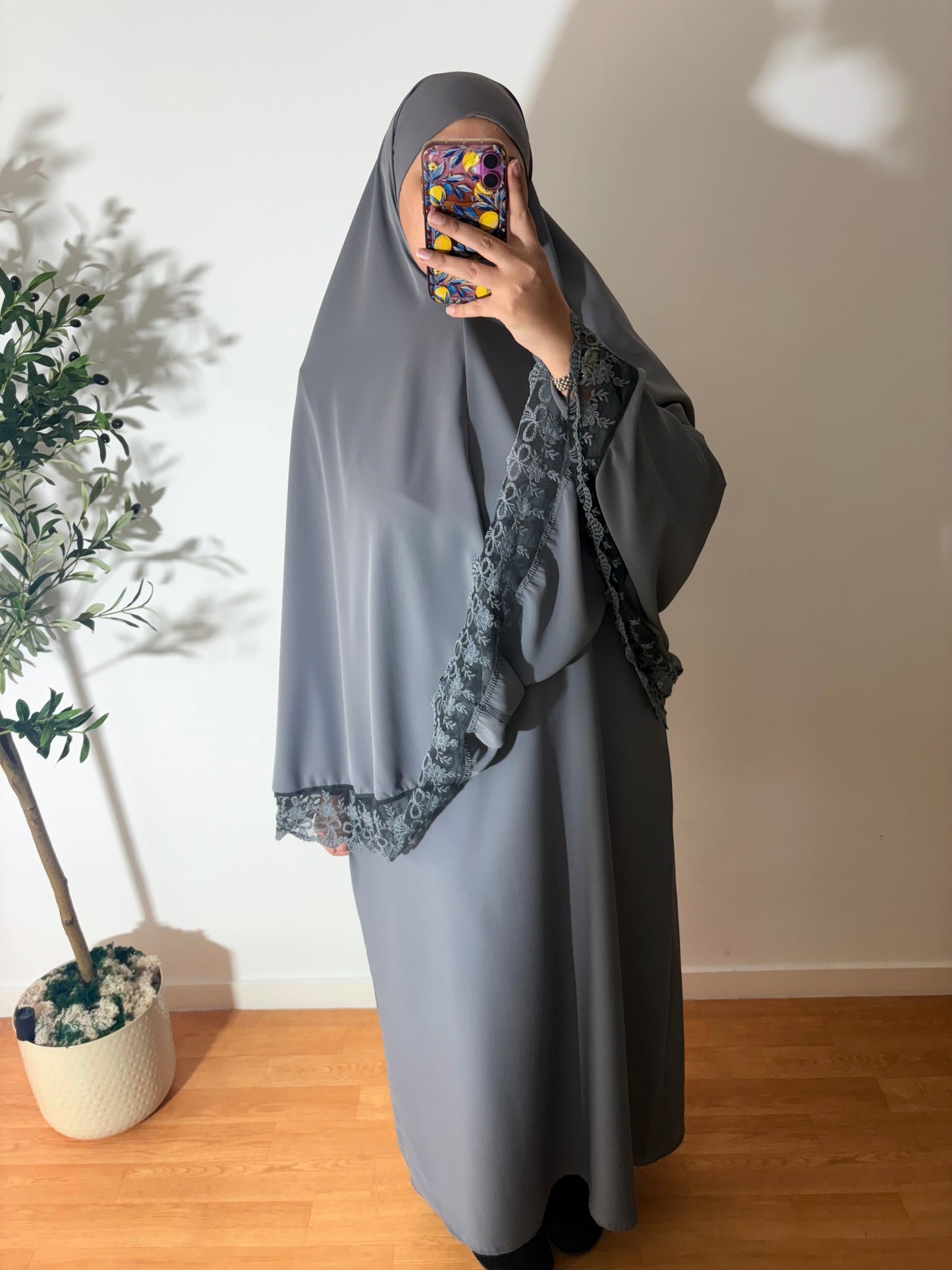 Abaya + khimar dentelle (soie de médine)