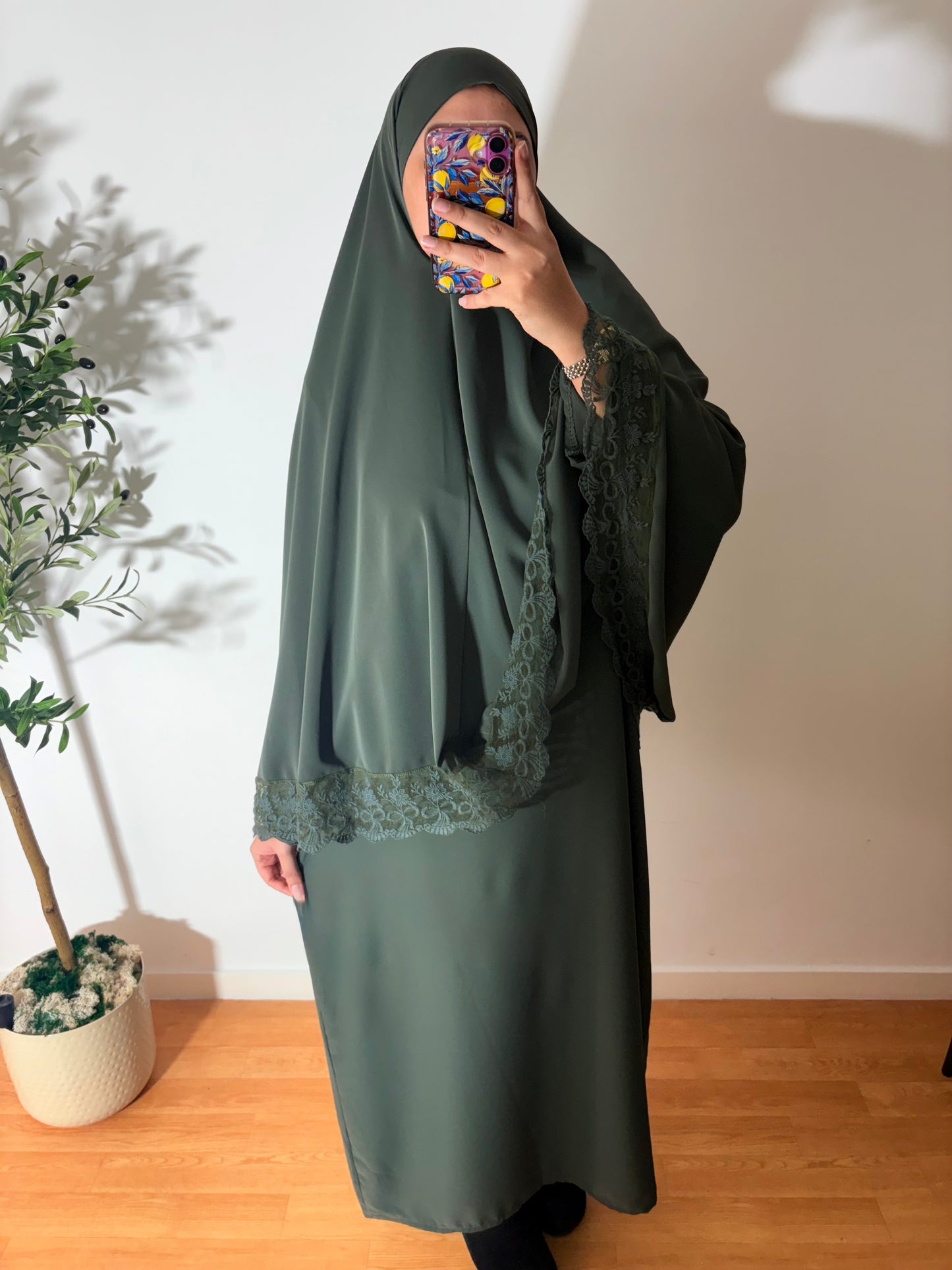 Abaya + khimar dentelle (soie de médine)