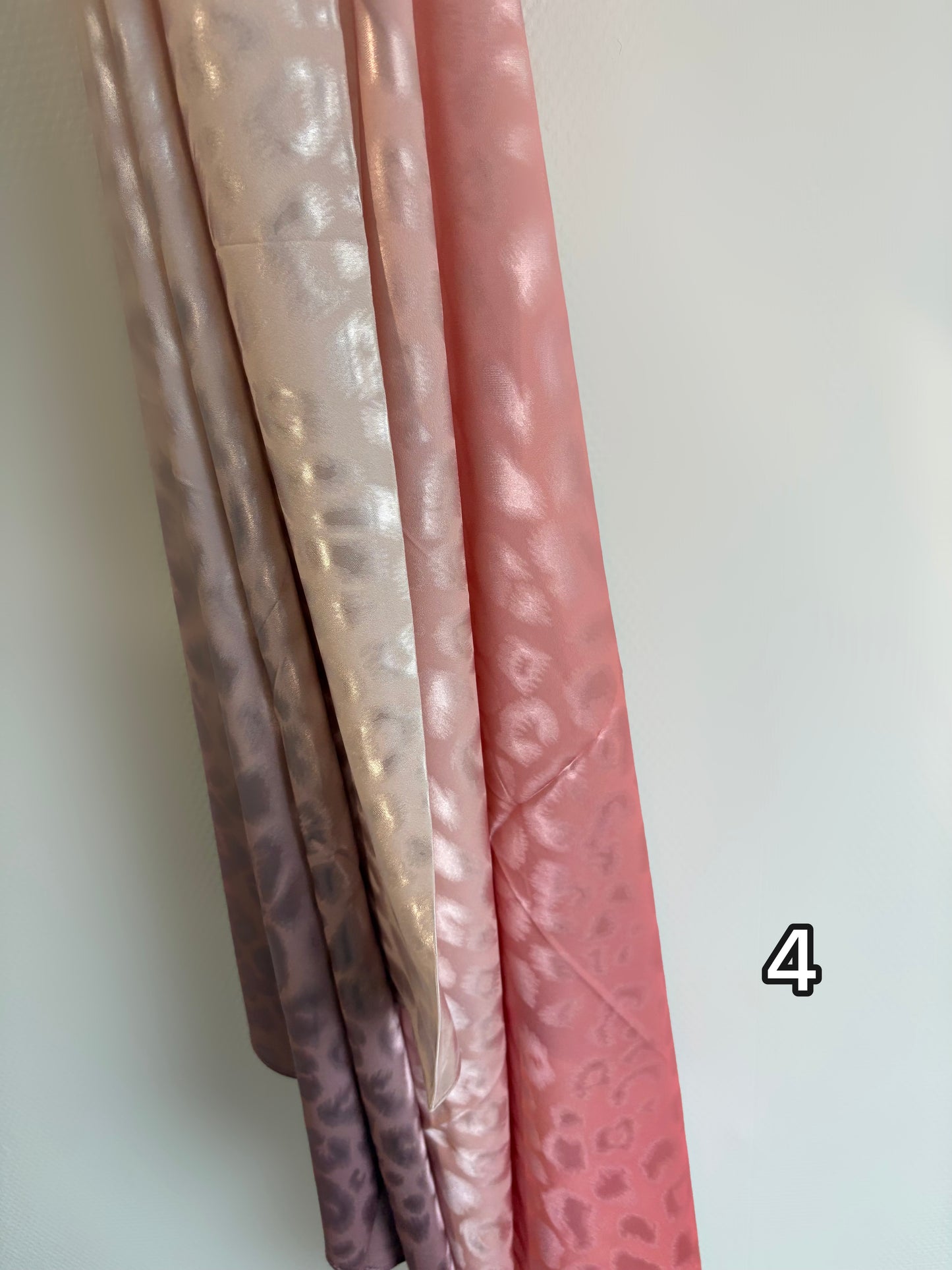 Hijab dégradé satiné à motif