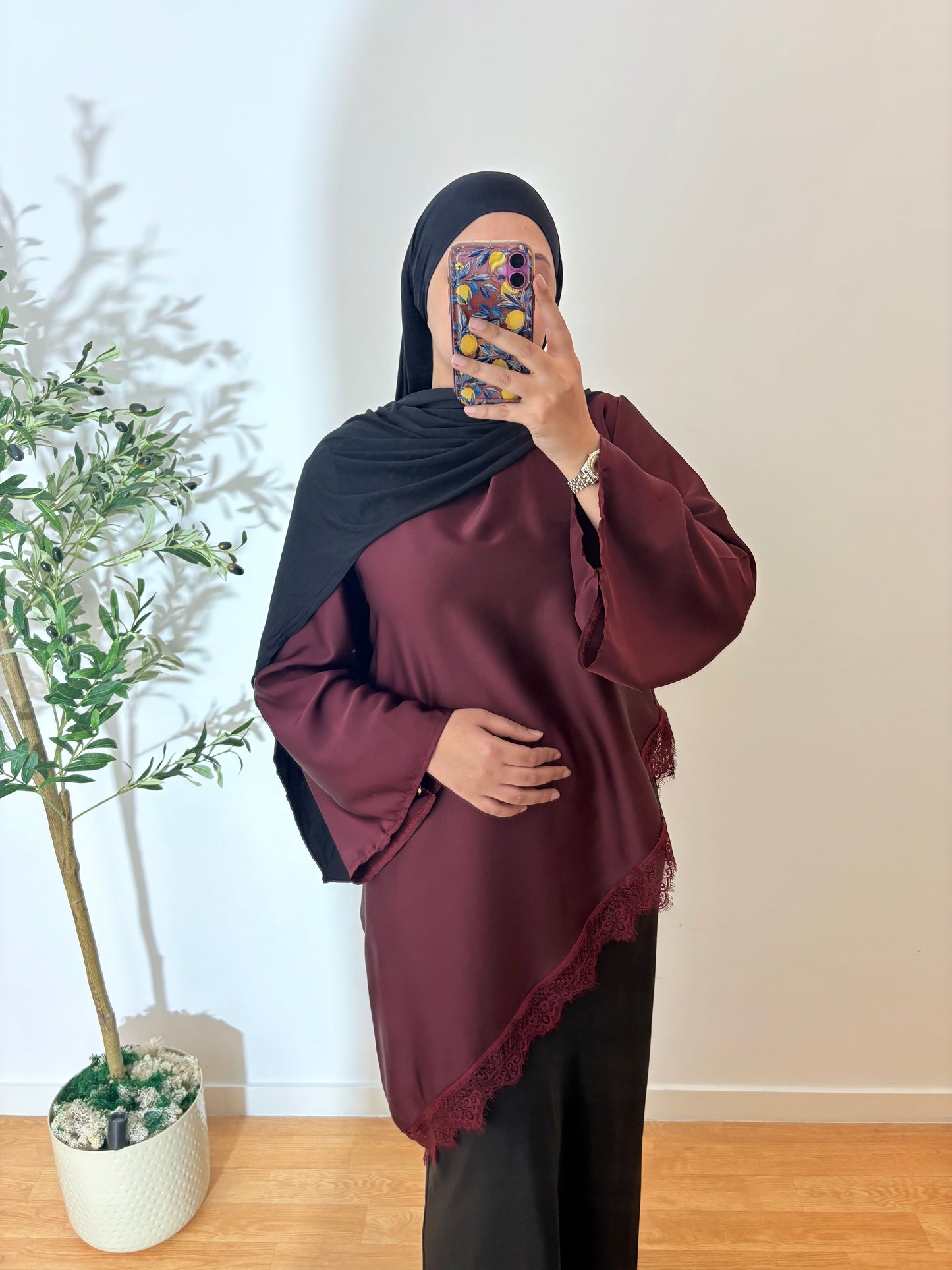 Haut asymétrique satin motif dentelle (8 couleurs)