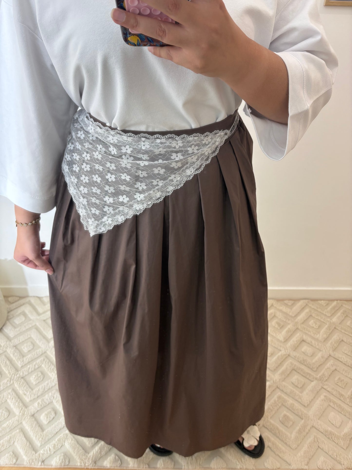 Jupe en popeline de coton + triangle dentelle