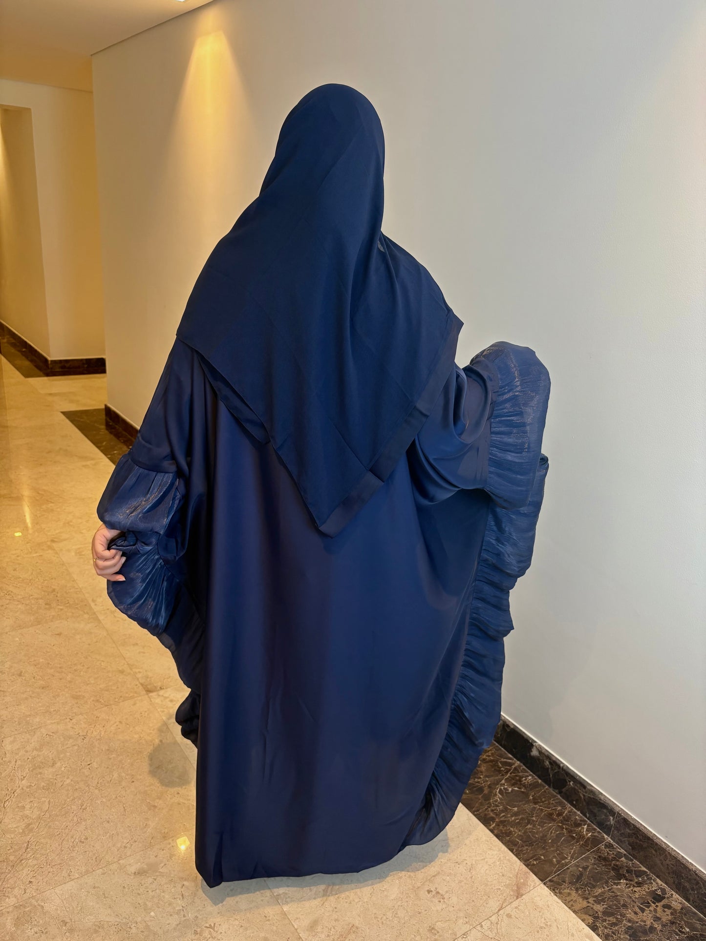 Abaya "Esra" + hijab (Made in Dubai)