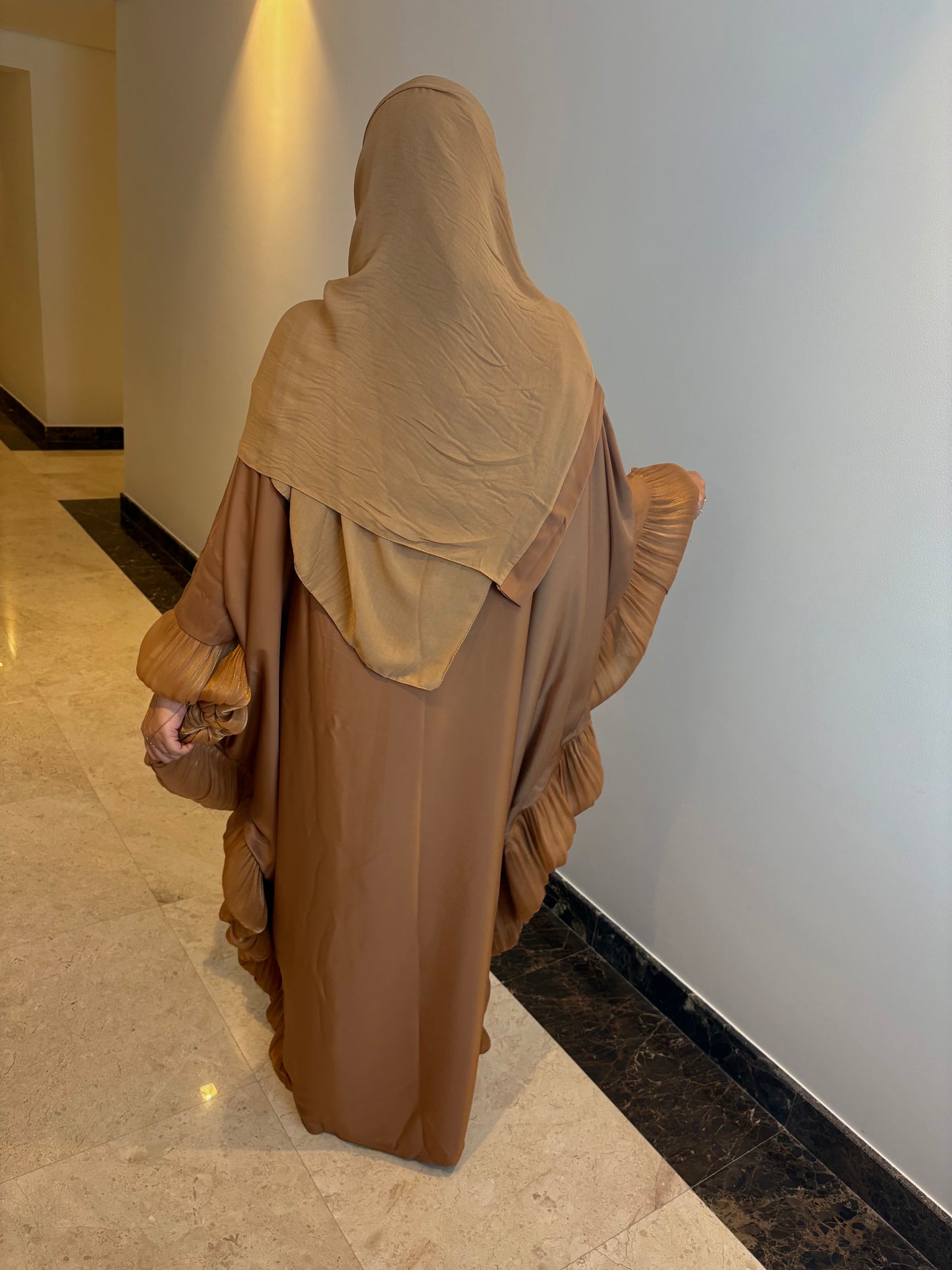 Abaya "Esra" + hijab (Made in Dubai)