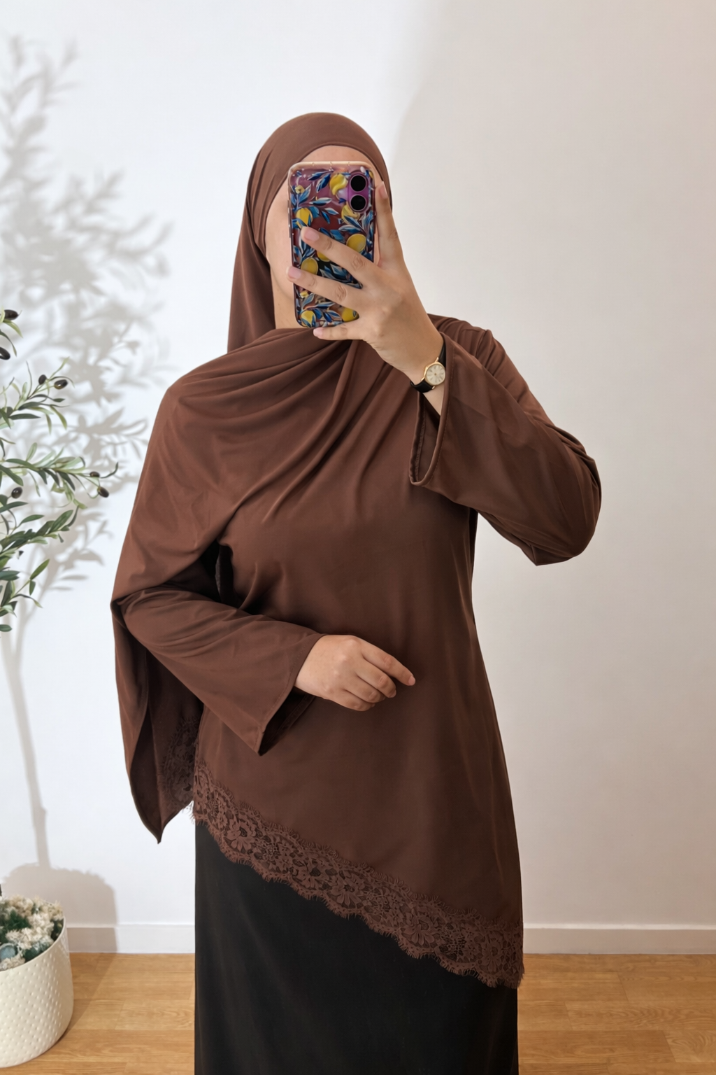 Haut asymétrique satin motif dentelle (8 couleurs)