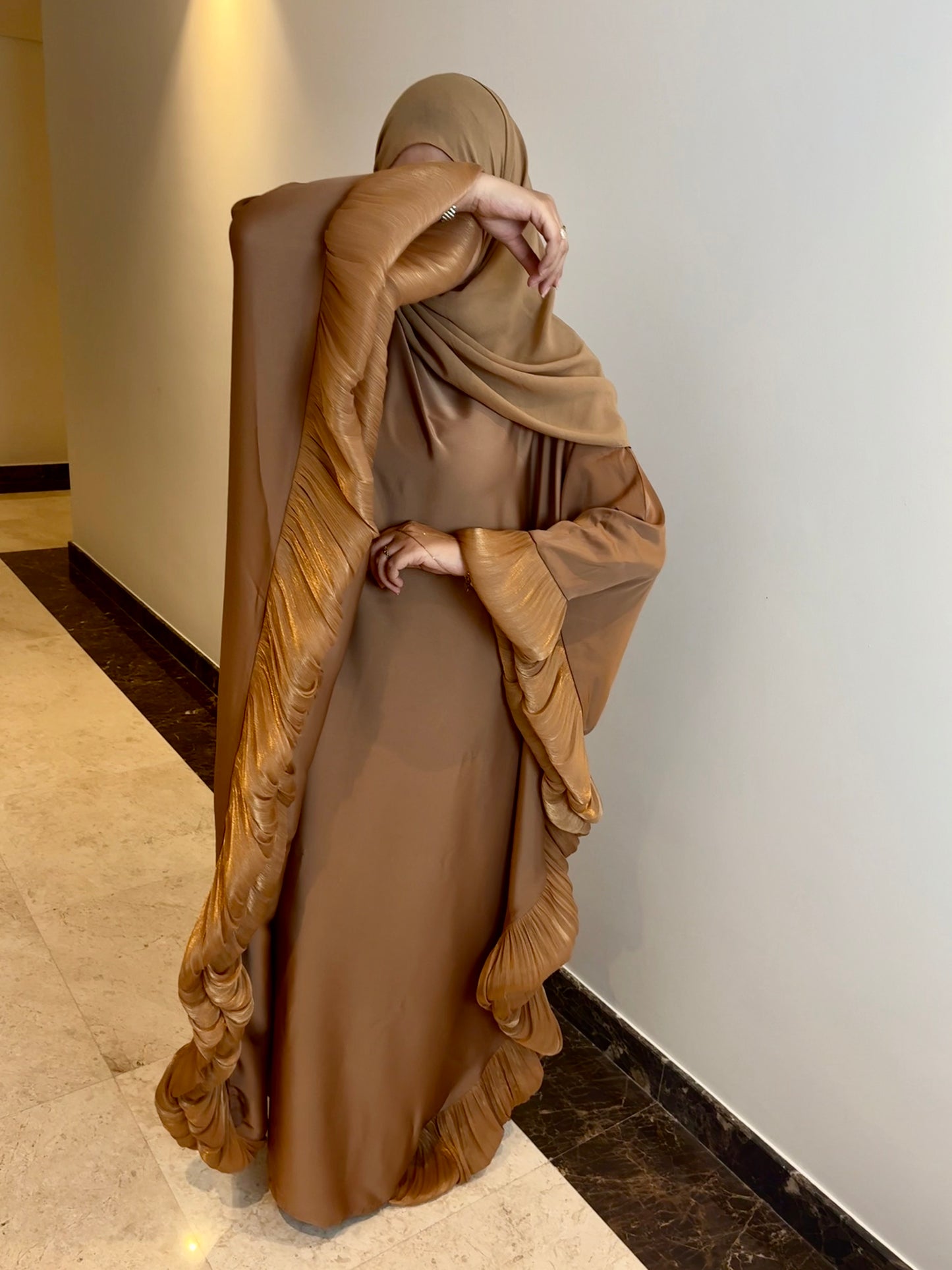 Abaya "Esra" + hijab (Made in Dubai)