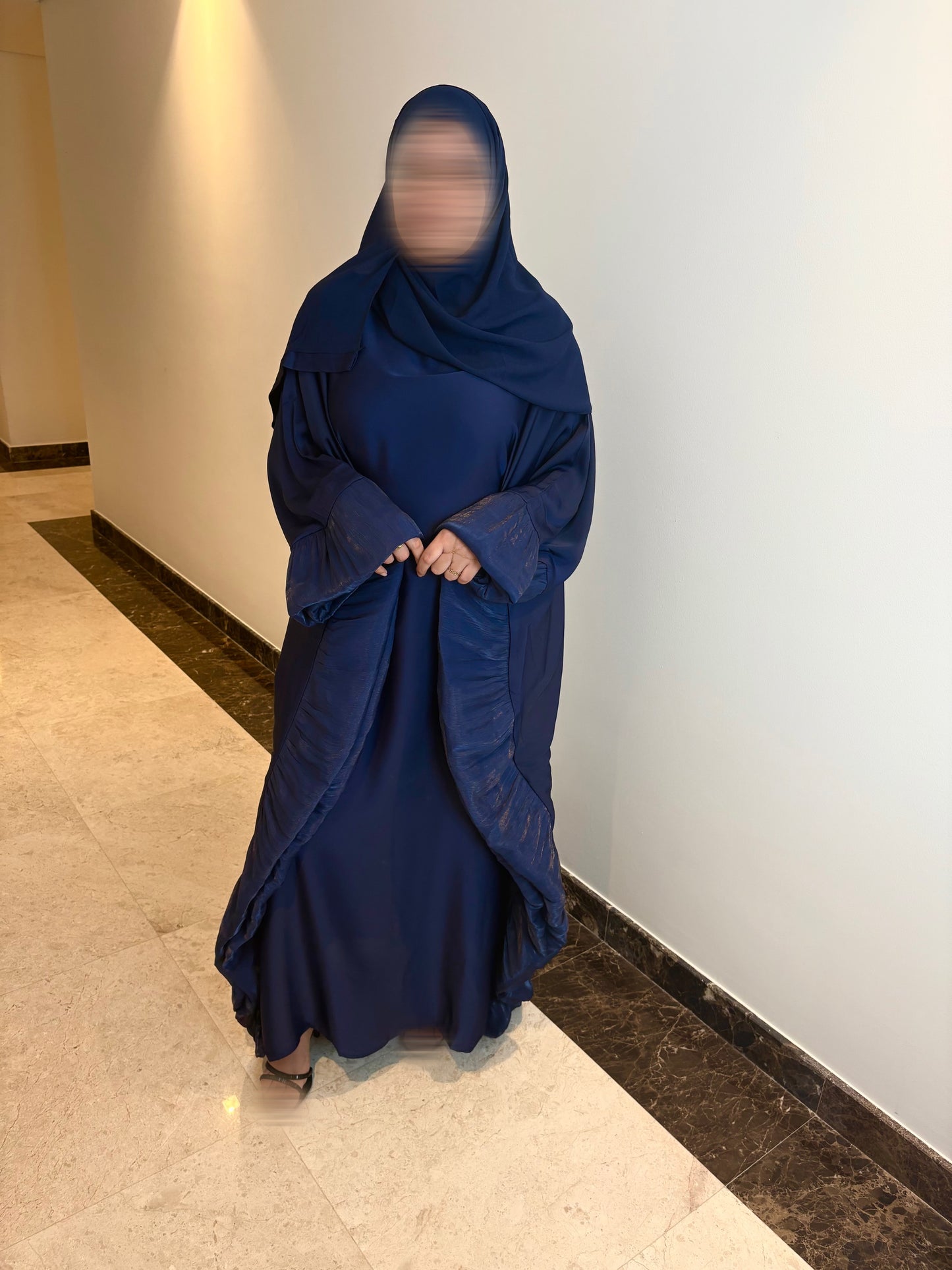 Abaya "Esra" + hijab (Made in Dubai)