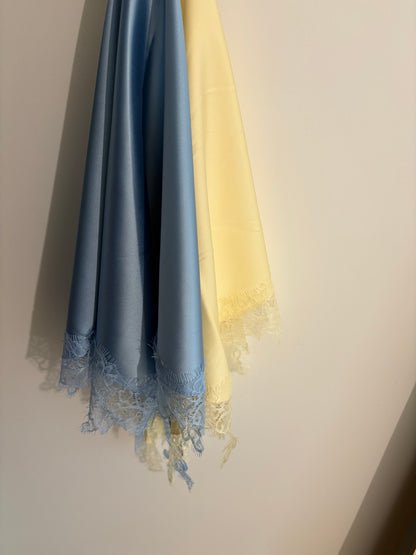 Triangle à nouer satin/dentelle