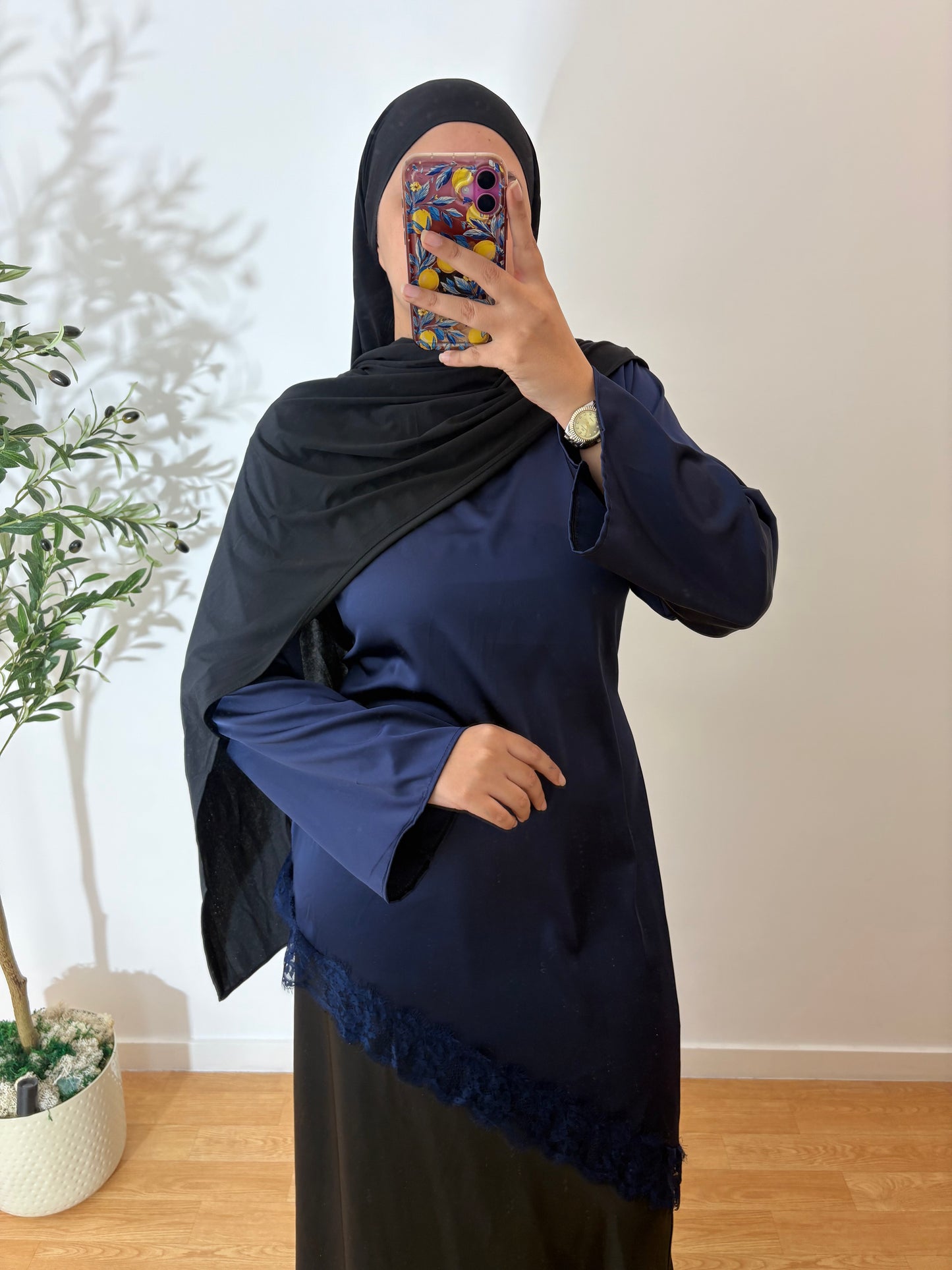 Haut asymétrique satin motif dentelle (8 couleurs)